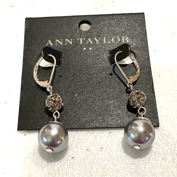 NWT Ann Taylor Earrings - silver tone leverback w/ gray faux pearl & rhinestones - Picture 5 of 8